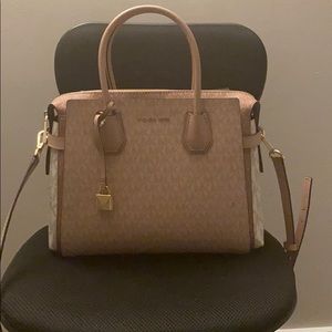 a michael kors purse